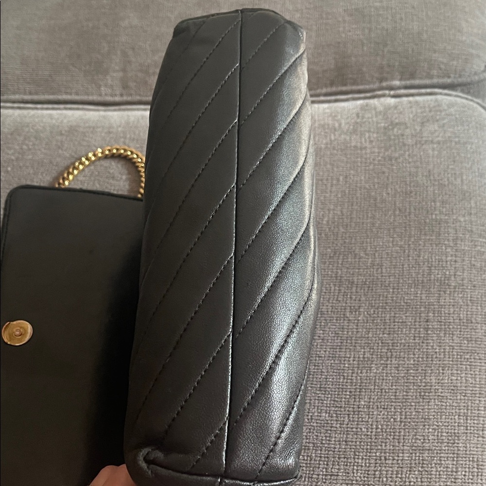 Tory Burch Kira Chevron Large Quilted Leather Shoulder Bag. Convertible strap. - Picture 7 of 15